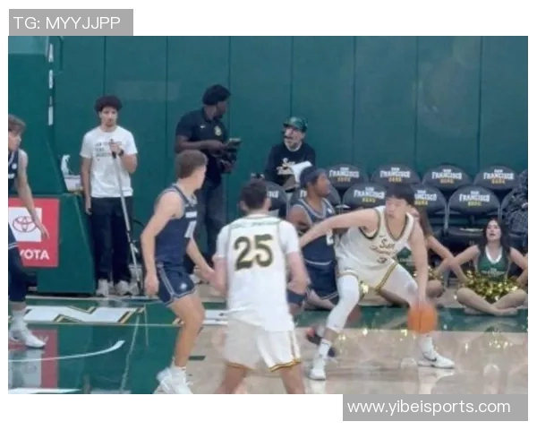 新赛季NCAA备战热潮王俊杰在旧金山大学球馆全力训练展现拼搏精神 新赛季NCAA备战热潮王俊杰在旧金山大学球馆全力训练展现拼搏精神