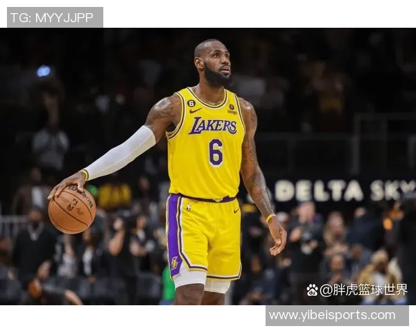 詹姆斯强调灵活调整打法是球员适应球队的重要生存智慧 詹姆斯强调灵活调整打法是球员适应球队的重要生存智慧