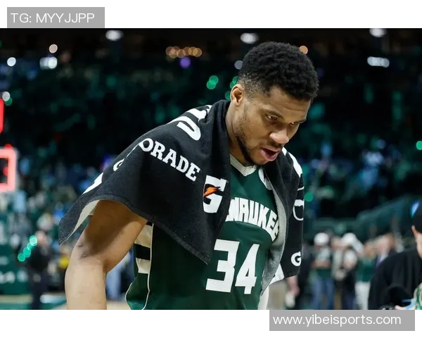 字母哥再创历史第八次30分钟内砍下30分15板成就无人可比