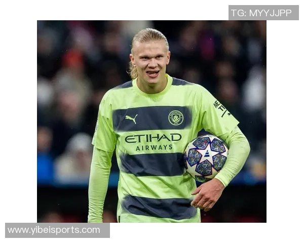 哈兰德与传奇前锋莱因克尔希勒同框合影展现神锋风采