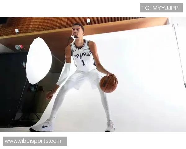 文班亚马半场表现惊艳9中7砍下22分8篮板1盖帽誓言不输兄弟们的决心