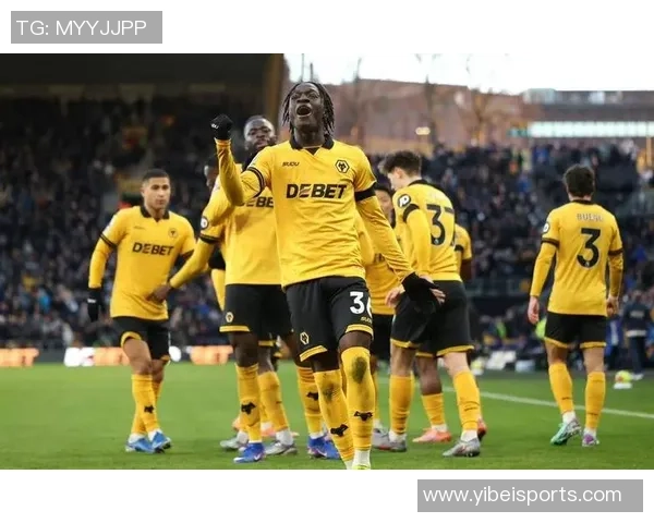 弗莱明精彩凌空端射助伯恩利首开纪录狼队陷入落后困境 弗莱明精彩凌空端射助伯恩利首开纪录狼队陷入落后困境